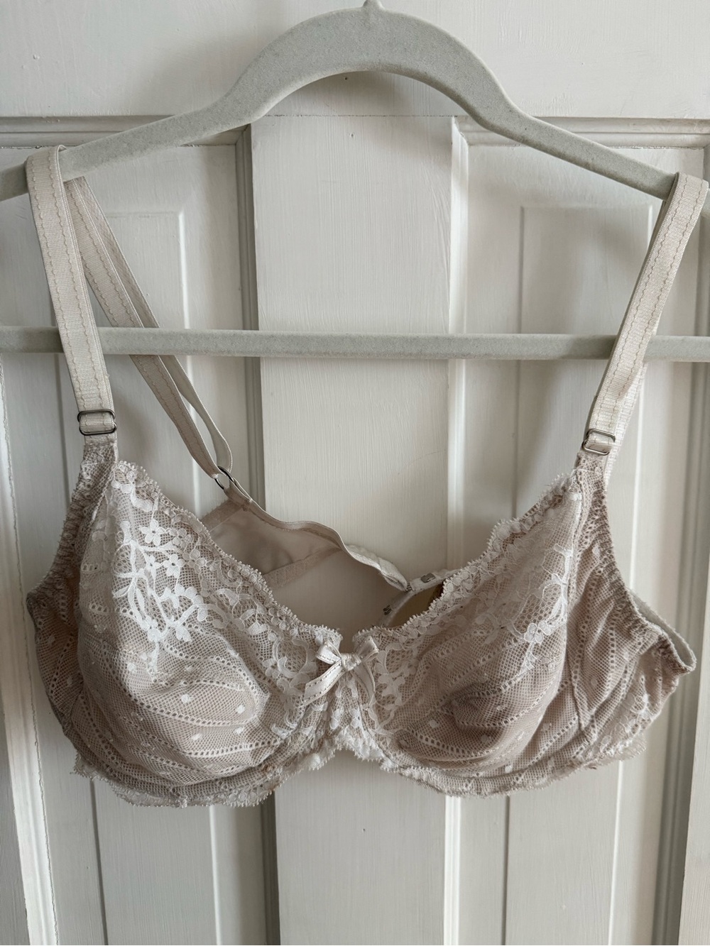 Chantelle Lace Underwire Bra in Light Taupe